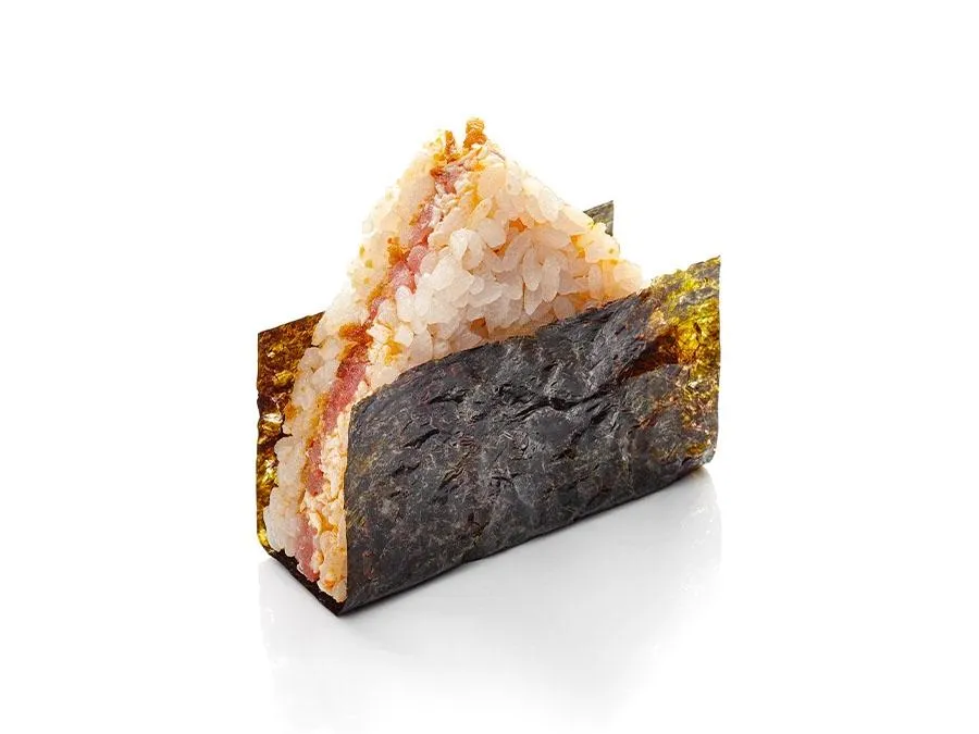 Онигири с крабом и тунцом